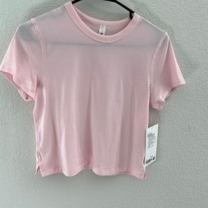 Lululemon Classic Fit cotton blend tee cropped pink size 2